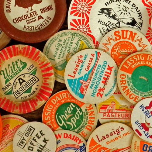 9/10まで☆ビンテージミルクキャップ1000個！　大量　海外紙モノ 1_3dbc39f689be2c2aa75b7ac8e583