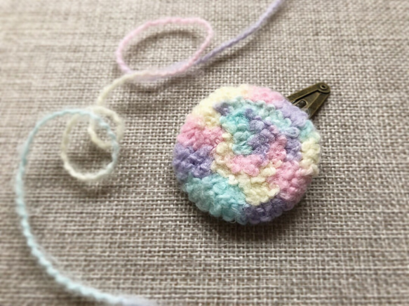 コットンロリポップ 毛糸刺繍 パッチンピン 1枚目の画像