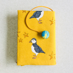 布のブックカバー(鳥） 1枚目の画像