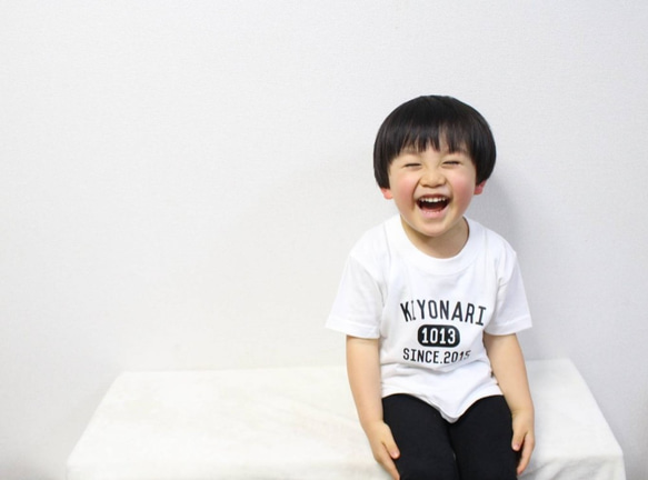 お名前入りTシャツ　カレッジロゴ　名入れ　キッズ　ベビー　Tシャツ 2枚目の画像