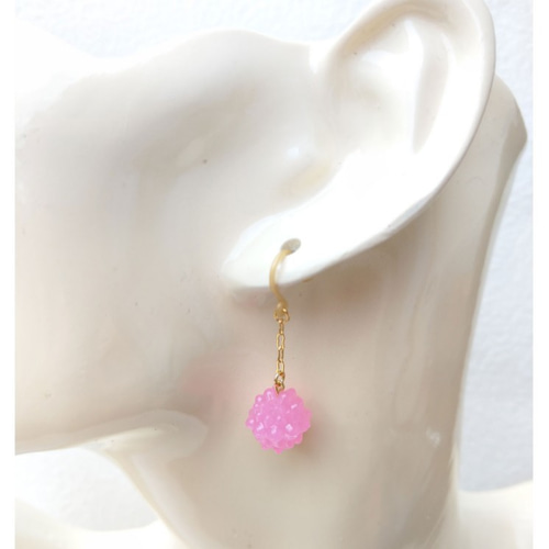 【おもちママ♡プロフ確認願い♥様】おまとめ4点　ゆめかわカラーのひらひらピアス おもちママ♡プロフ確認願い♥様】おまとめ4点 ゆめかわカラーの