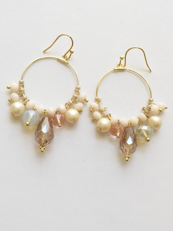 pink×white opal glass bijou hoops 2枚目の画像