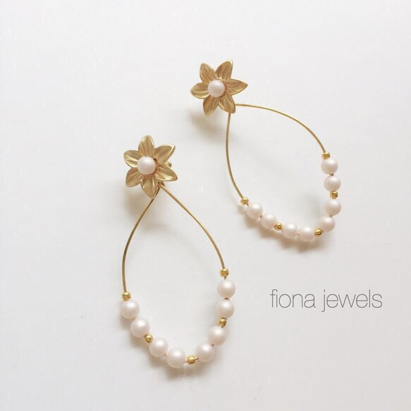 2way matte gold flower hoops 1枚目の画像