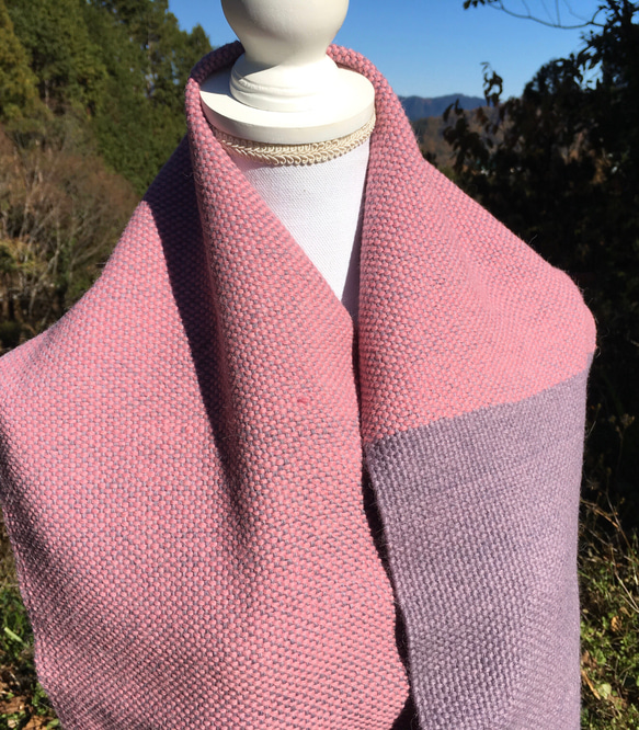 アルパカ100%ピンクと藤色 コチニール染めの手織り商品 2枚目の画像