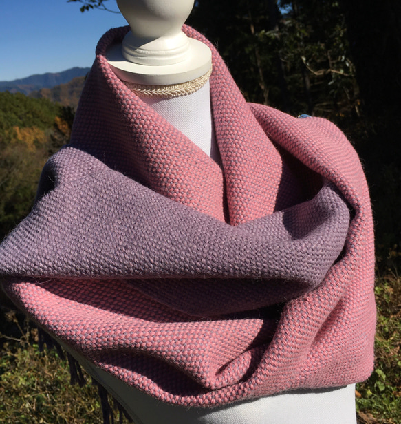 アルパカ100%ピンクと藤色 コチニール染めの手織り商品 5枚目の画像