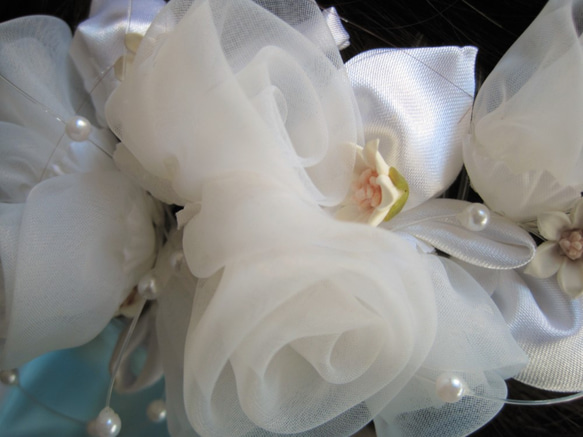 オフホワイトカラーオーガンジーお花【ヘアーコサージュ】HFI－２０６ 3枚目の画像