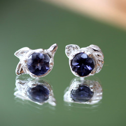 Iolite Blooming Buds Stud Earrings 2枚目の画像