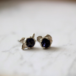 Iolite Blooming Buds Stud Earrings 8枚目の画像