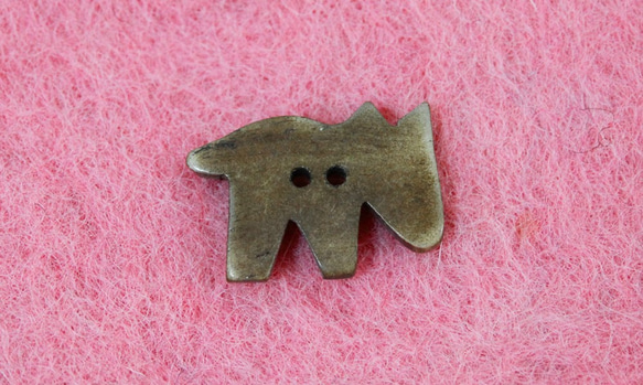 ネパールの水牛の骨ボタン：けもの(BO05) 2枚目の画像