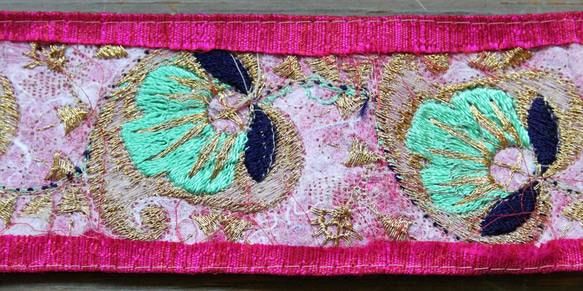 インドのリボンテープ：ピンク＆水色花　（IRL34） 3枚目の画像