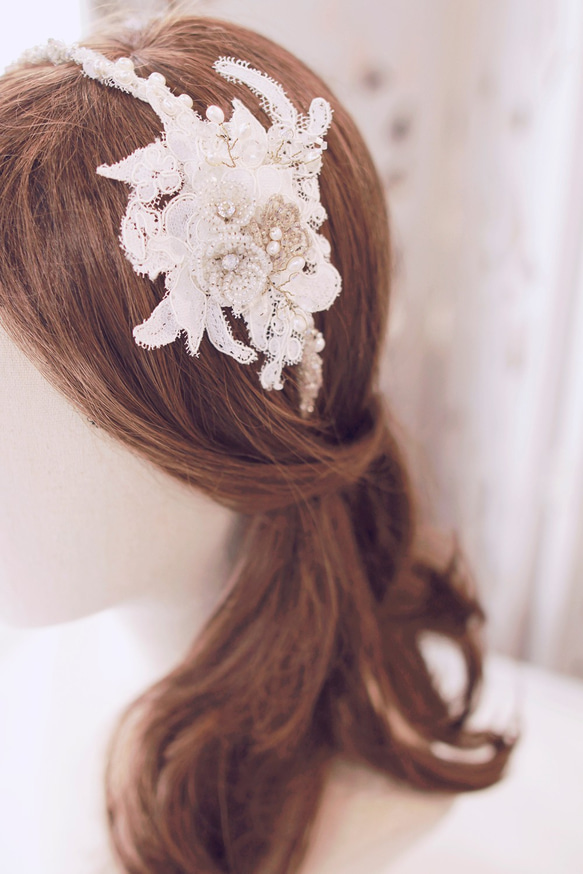 Vintage Lace x Beads Flower bridal hairband 復古蕾絲串珠花型頭飾 第1張的照片