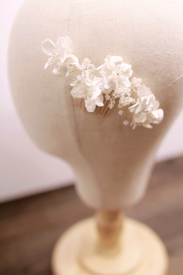 Bridal Haircomb,White Bridal Fascinator,White Headpiece,新娘花飾 第2張的照片