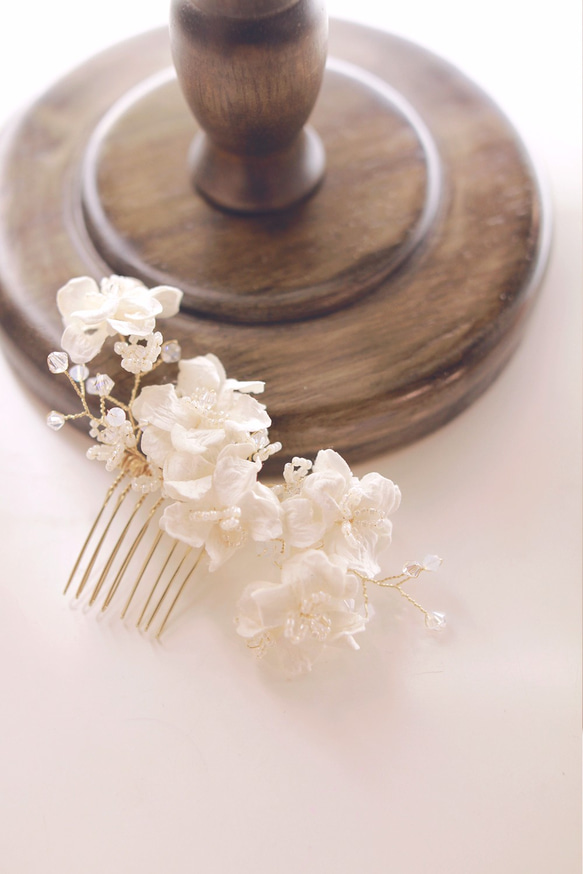 Bridal Haircomb, Swarovski Fascinator,White Headpiece,新娘花飾 第2張的照片