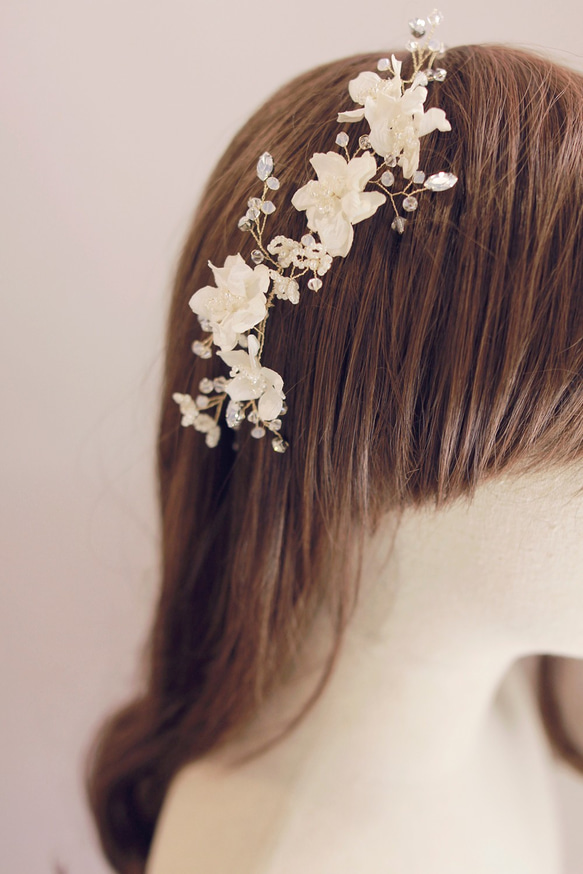 新娘頭飾, White Bridal Fascinator -藤紙花頭飾, Swarovski Headpiece 第1張的照片