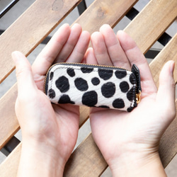 日本製　手触りのいいハラコ素材で作った　4連キーケース　牛毛皮　スマートキー　ダルメシアン　apo-16nch 7枚目の画像