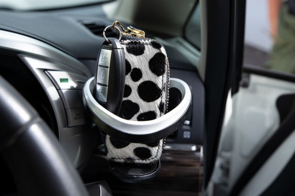 日本製　手触りのいいハラコ素材で作った　4連キーケース　牛毛皮　スマートキー　ダルメシアン　apo-16nch 8枚目の画像