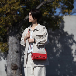 コロンと丸いショルダーバッグ　レッド　レディース　母の日　スマホショルダー　フラップ型　ak-18ns 9枚目の画像