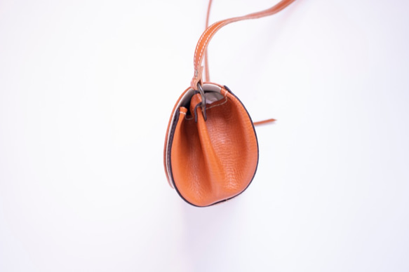 コロンと丸いショルダーバッグ　レッド　レディース　母の日　スマホショルダー　フラップ型　ak-18ns 6枚目の画像