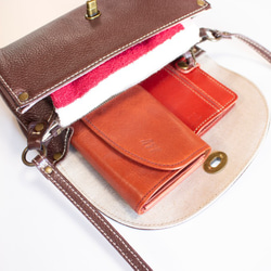 コロンと丸いショルダーバッグ　レッド　レディース　母の日　スマホショルダー　フラップ型　ak-18ns 7枚目の画像