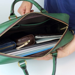 日本製　ビジネスバッグ　a4が入る　一生もの　ブリーフケース　グリーン　通勤　底鋲　ベルト付き　at-17ns 2枚目の画像