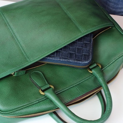 日本製　ビジネスバッグ　a4が入る　一生もの　ブリーフケース　グリーン　通勤　底鋲　ベルト付き　at-17ns 4枚目の画像