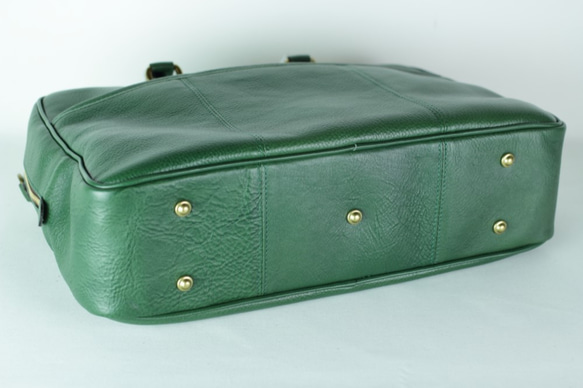 日本製　ビジネスバッグ　a4が入る　一生もの　ブリーフケース　グリーン　通勤　底鋲　ベルト付き　at-17ns 3枚目の画像