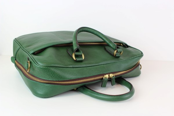 日本製　ビジネスバッグ　a4が入る　一生もの　ブリーフケース　グリーン　通勤　底鋲　ベルト付き　at-17ns 7枚目の画像