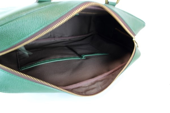 日本製　ビジネスバッグ　a4が入る　一生もの　ブリーフケース　グリーン　通勤　底鋲　ベルト付き　at-17ns 8枚目の画像