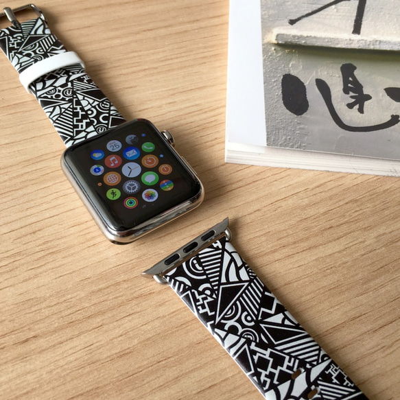 Apple Watch Strap Series 1 & Series 2 真皮手錶帶 更換式蘋果錶帶 - 黑色幾何拼圖 第3張的照片