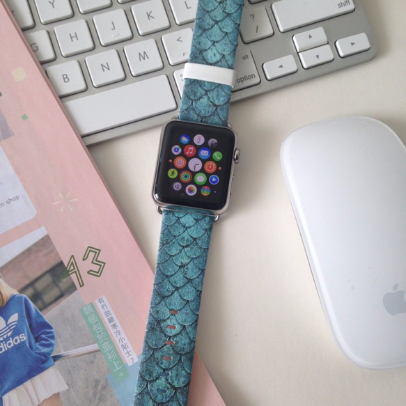 Apple Watch Strap Series 1 & Series 2 真皮手錶帶 更換式蘋果錶帶 - 高貴魚鱗 第3張的照片