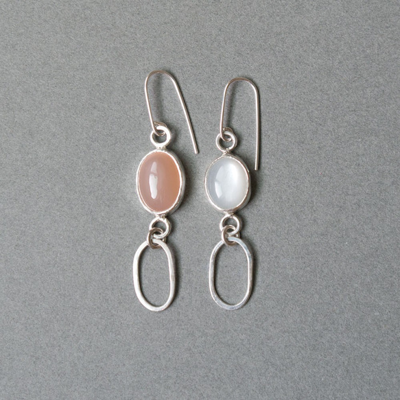 橘白月光石純銀耳環 Peach and white moonstones silver earrings 第1張的照片