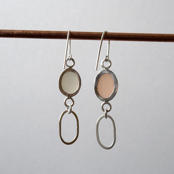 橘白月光石純銀耳環 Peach and white moonstones silver earrings 第4張的照片