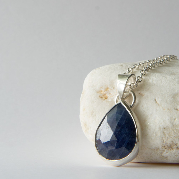 藍寶石純銀墬子 / Sapphire pendant 第1張的照片