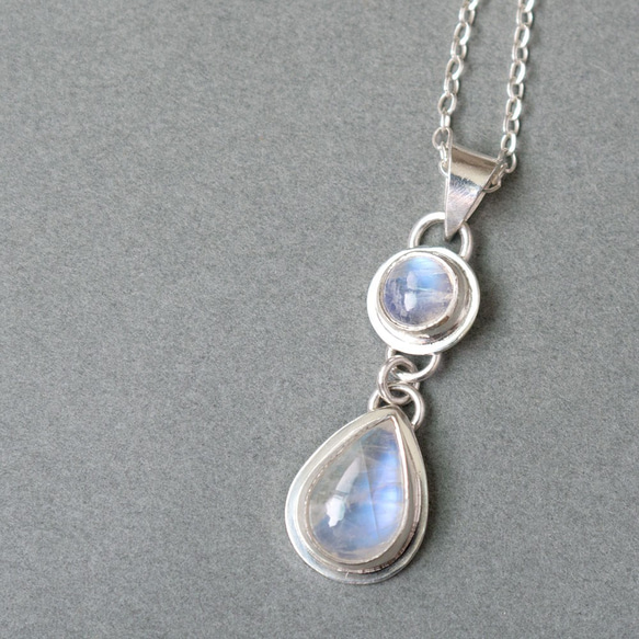 彩虹月光石純銀墬子 Rainbow moonstone silver pendant 第1張的照片