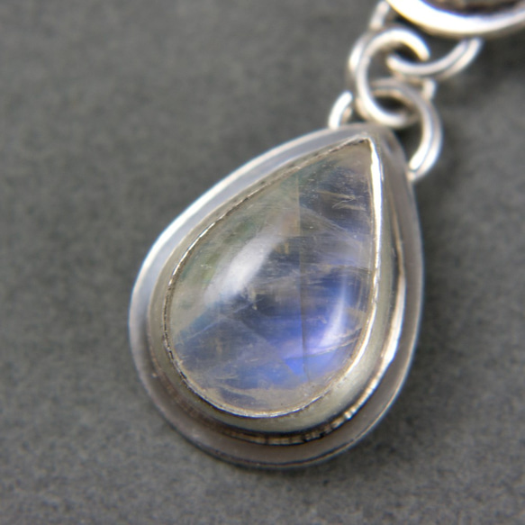 彩虹月光石純銀墬子 Rainbow moonstone silver pendant 第3張的照片