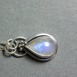 月光石純銀墬子 Rainbow moonstone silver pendant 第3張的照片