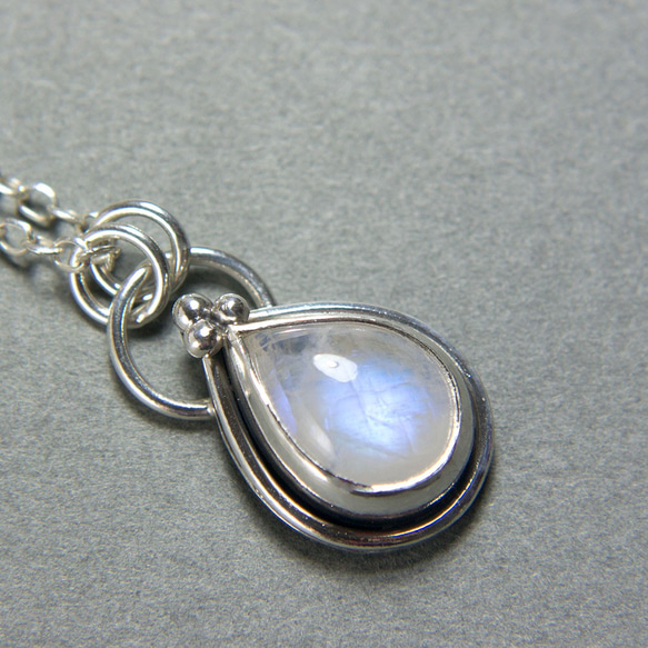 月光石純銀墬子 Rainbow moonstone silver pendant 第4張的照片