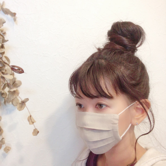 リネンとガーゼのマスク　うす桜×チェック柄　プリーツマスク　リネンマスク 4枚目の画像