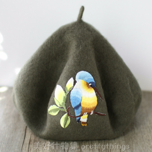 鳥刺繍ベレー帽 オリーブグリーン #オリーブグリーン 【キャップカラー変更可】 ウール90%ベレー/ペインターハット/帽子/ベレ 1枚目の画像