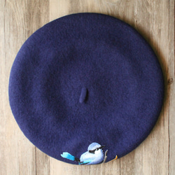 小鳥刺繡貝蕾帽 星空藍#Starry Sky Blue【可改帽色】90%羊毛 貝雷帽/畫家帽/帽子/Beret 第3張的照片