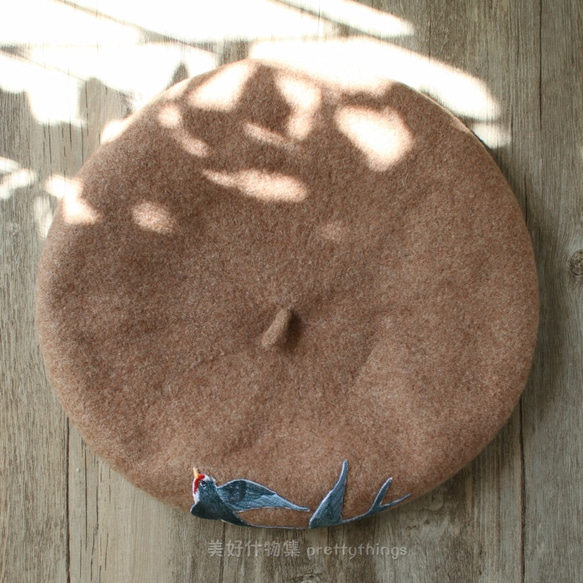 小鳥刺繡貝蕾帽 拿鐵棕#Latte Brown【可改帽色】 90%羊毛 貝雷帽/畫家帽/帽子/Beret 第3張的照片