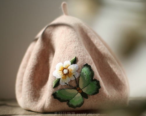 【新品未着用】　お花の刺繍のベレー帽（white） 0_c5462c693127fbe2ef61bd9dec36