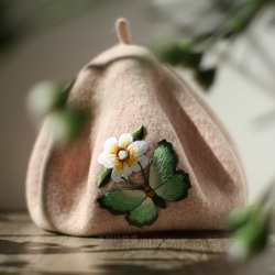 蝴蝶與花刺繡貝蕾帽 芒穗白#Floral White【可改帽色】90%羊毛 貝雷帽/畫家帽/帽子/Beret 第4張的照片