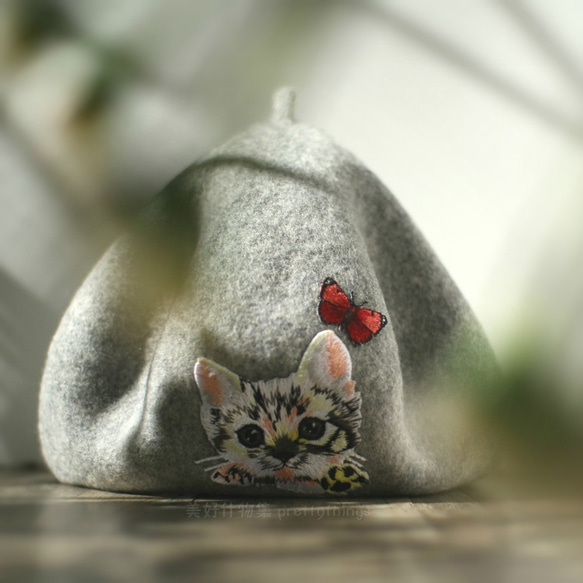 蝶と子猫の刺繍ベレー帽 マーブルグレー #マーブルグレー 【キャップカラー変更可】 ウール90%ベレー/ペインターハット/ハット 3枚目の画像