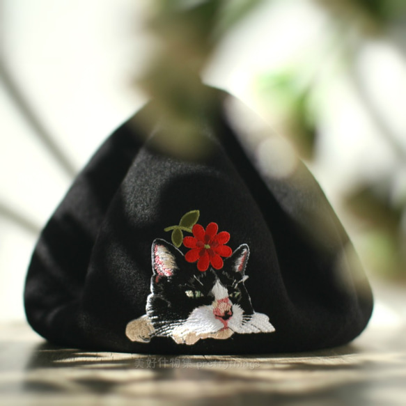 花と子猫の刺繍ベレー帽 ブラック #ブラック 【キャップカラー変更可】 毛90%ベレー/ペインターハット/ハット/ベレー帽 2枚目の画像