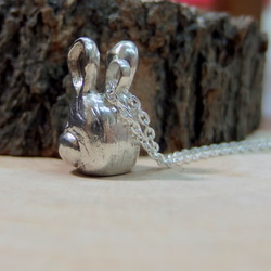 リトルトリップ森のウサギのデザインカスタム手作りの925スターリングシルバーのネックレスのウサギのシルバーネックレス 3枚目の画像