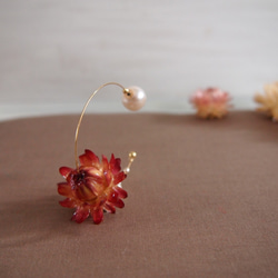 お花の耳飾り[花環  Hana-Tamaki] 橙 DAIDAI(パールキャッチ付) 1枚目の画像