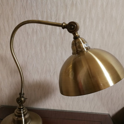 復古黃銅大圓罩桌燈 第7張的照片