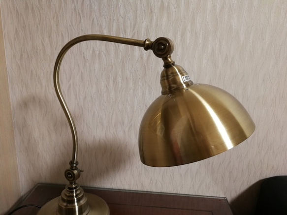復古黃銅大圓罩桌燈 第7張的照片
