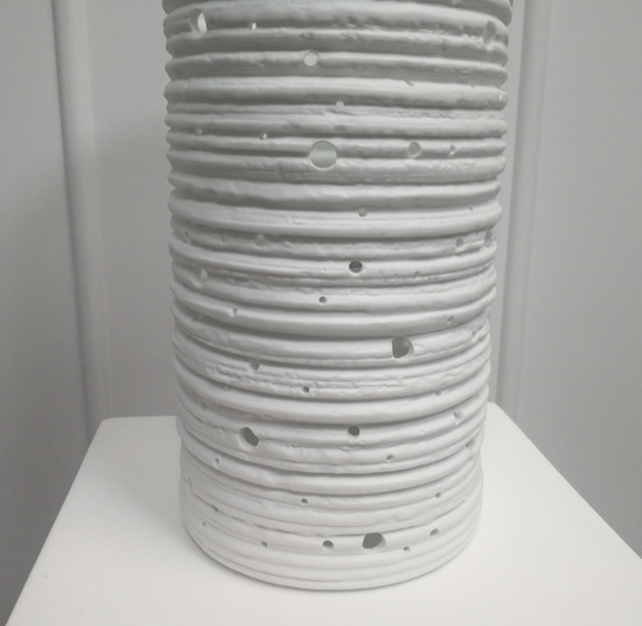 白色長圓筒透光陶瓷桌燈-療癒系 第4張的照片